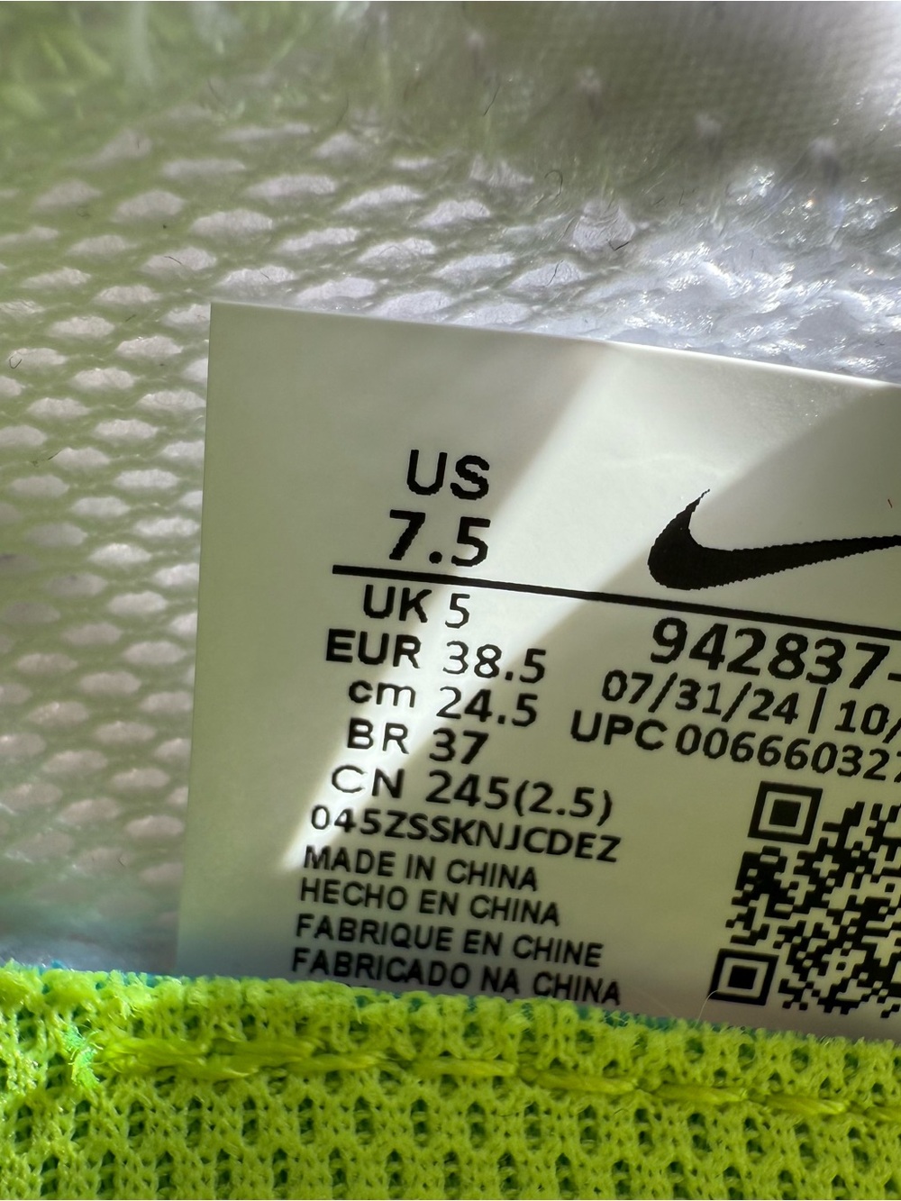 NWT brand new in box Nike White Freerun Flyknit Training Sneakers size 7.5 - Picture 8 of 10